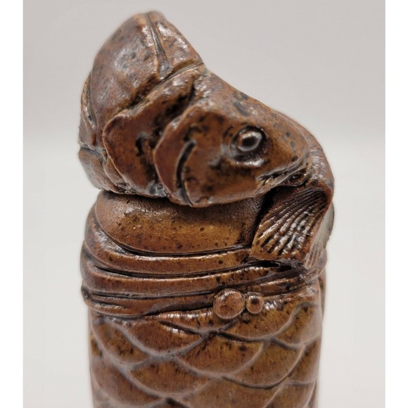 Vintage Fish Pottery Brown Signed Bud Vase Scales Tail Eyes Small Fisherman - Picture 2 of 7